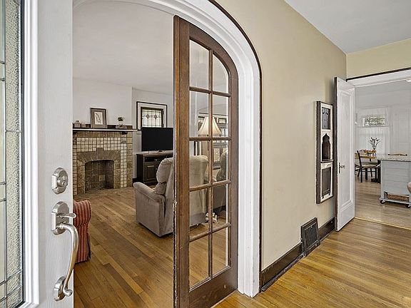 3rd image of 48 Bellanca Ave