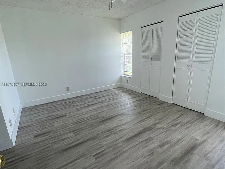 918 Twin Lakes Dr #8-M — Photo 14