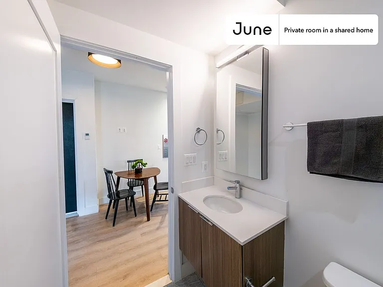 2147 P St NW #A — Photo 14