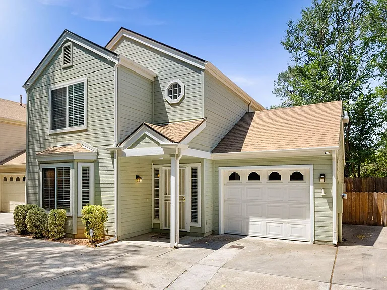 741 Gail Gardner Way #L — Photo 2