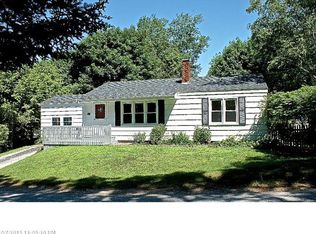 2 Oakwood Rd, Cape Elizabeth, ME 04107