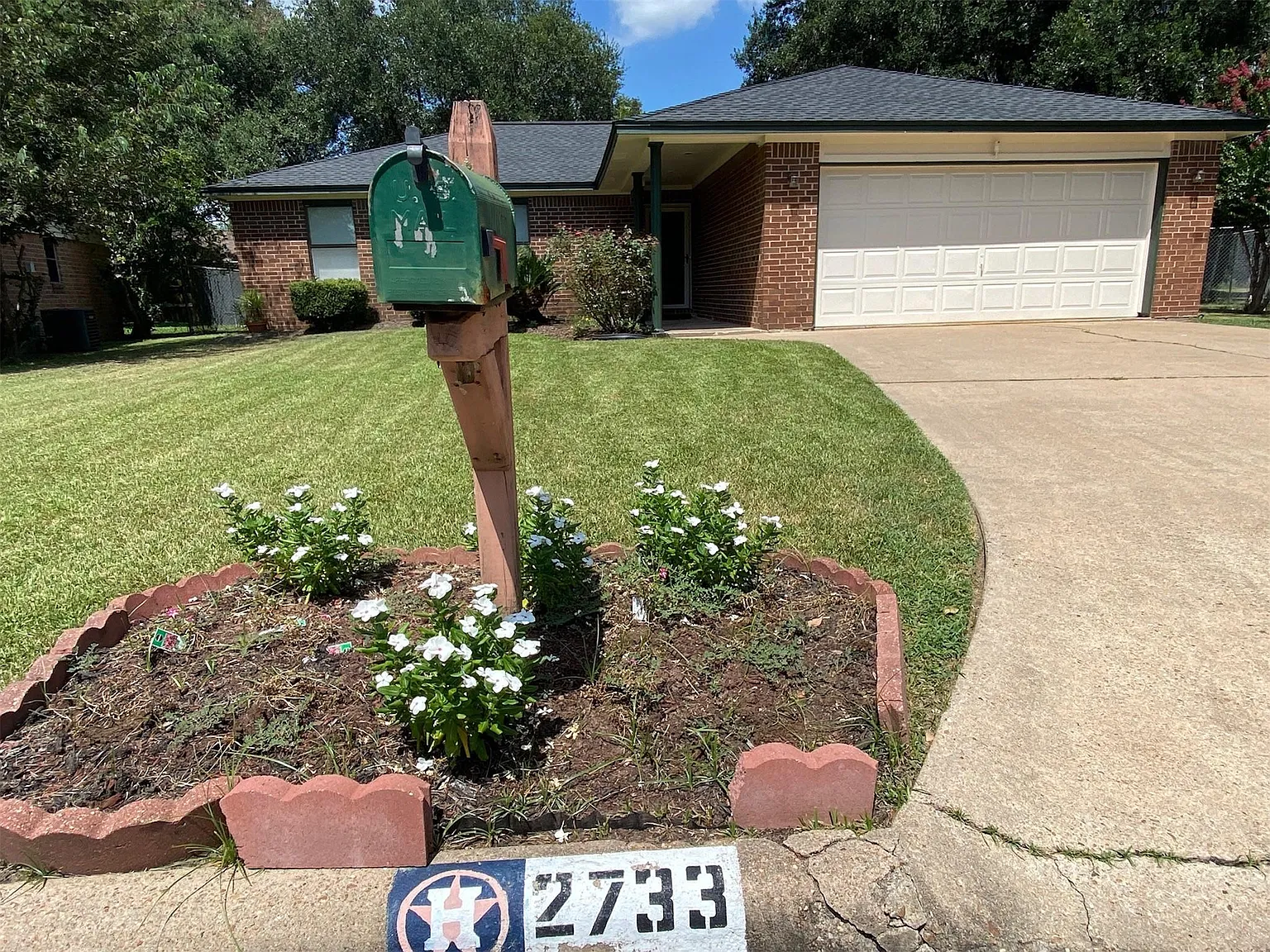 3 bed, 2.0 bath, 1507 sqft, $1,900 — Photo 3