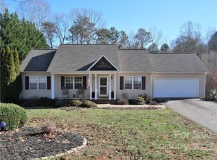 2112 Redberry Ln, Conover, NC 28613