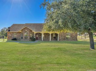 108 Deer Ridge Dr, La Vernia, TX 78121