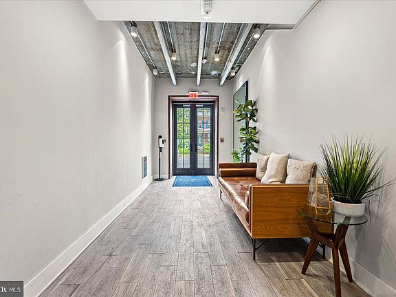 2nd image of 515 N Washington St #201