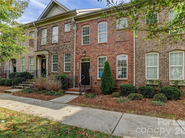 11177 Cedar Walk Ln