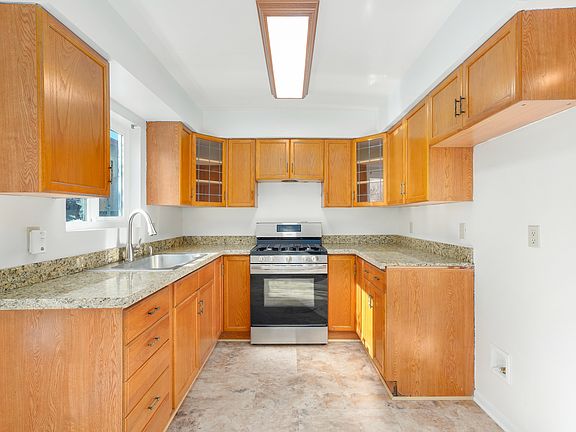 5th image of 750 Hyperion Ave APT 3