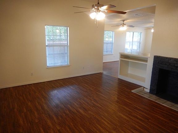 2nd image of 513 N Grand Ave