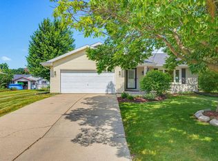 7283 S Countryside DRIVE, Franklin, WI 53132