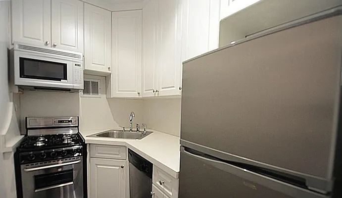 Rented by EK Realty | media 26