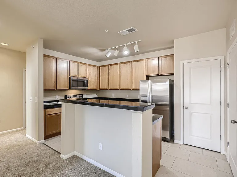 Maple Leaf Townhomes — Photo 18