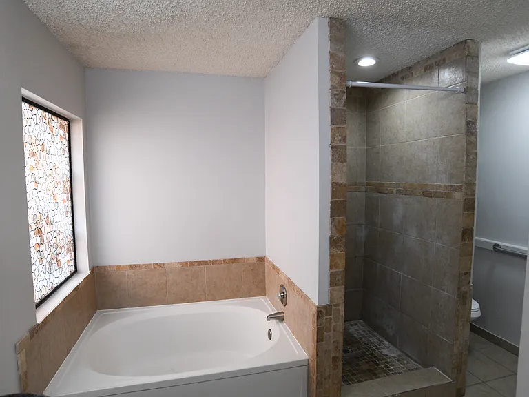 3231 Tree Grove Dr — Photo 23