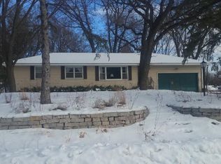 7825 Gloria Cir, Mounds View, MN 55112