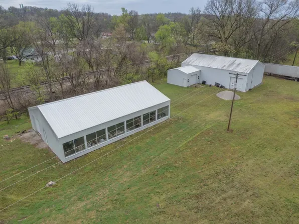 419 Washington Ave, Seneca, MO 64865