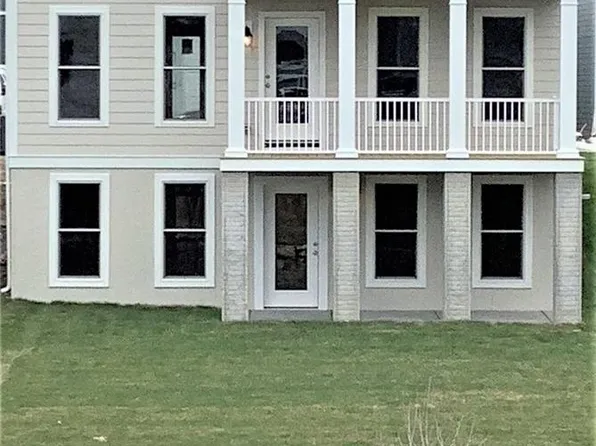 322 Tiber Pl, Saint Charles, MO 63301