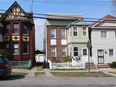 122-13 11th Ave, College Pt, NY, 11356