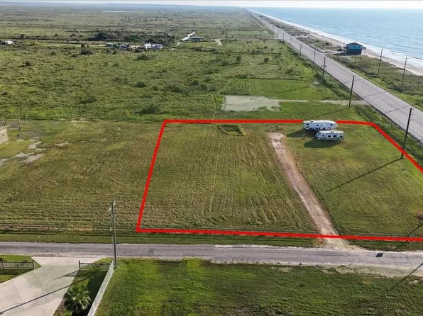 1002 & 1016 Paisley St, Gilchrist, TX 77617