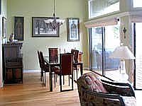 Dining room also open onto deck
