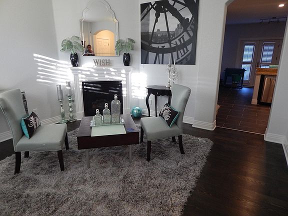 Living room with gas fireplace
