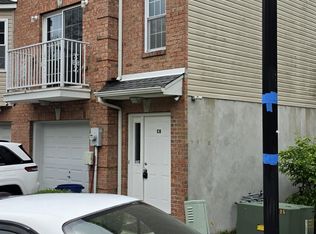 C8 Lily Ct, Roselle, NJ 07203