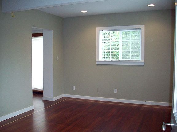 4th image of 2797 Pine St