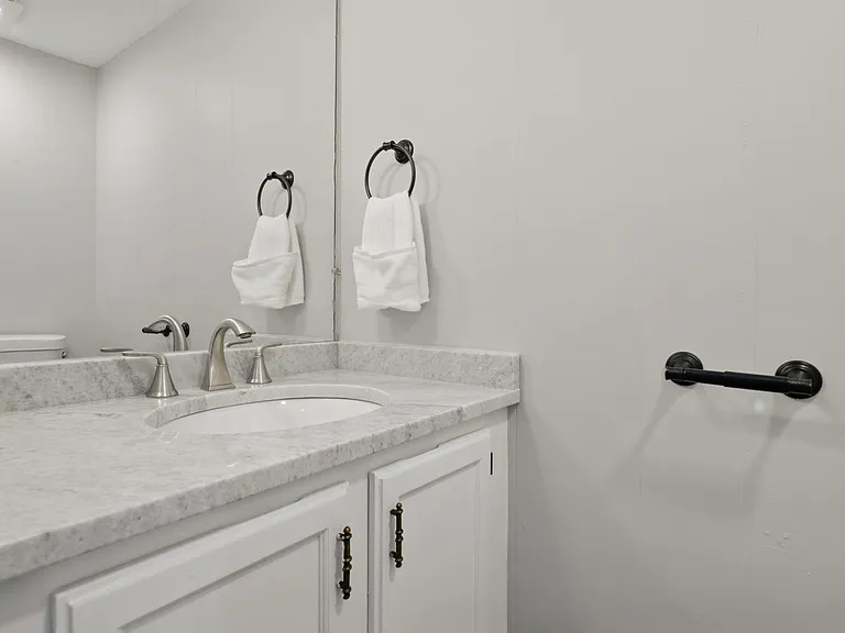 30 Yorktown Dr #30 — Photo 11