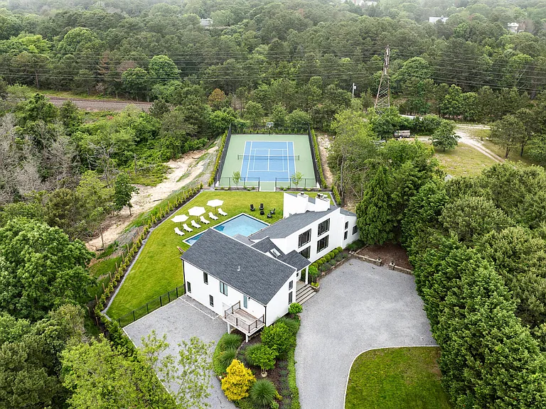 51 Blackwatch Ct — Photo 3