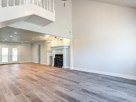 3rd image of 2601 Saratoga Ave