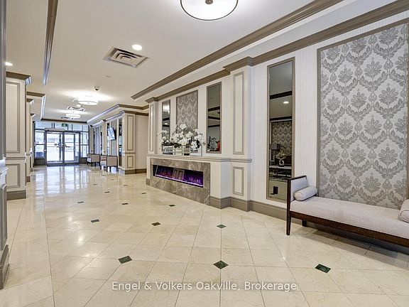 4th image of 442 Maple Ave #1402