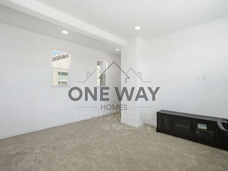 10204 E Ulysses Ave — Photo 15