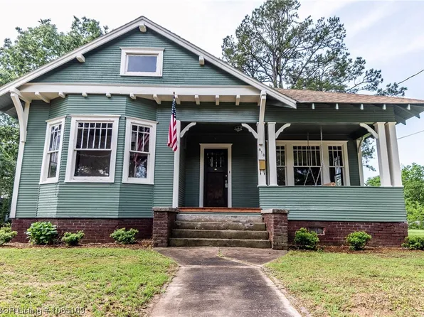 818 E Chism St, Paris, AR 72855