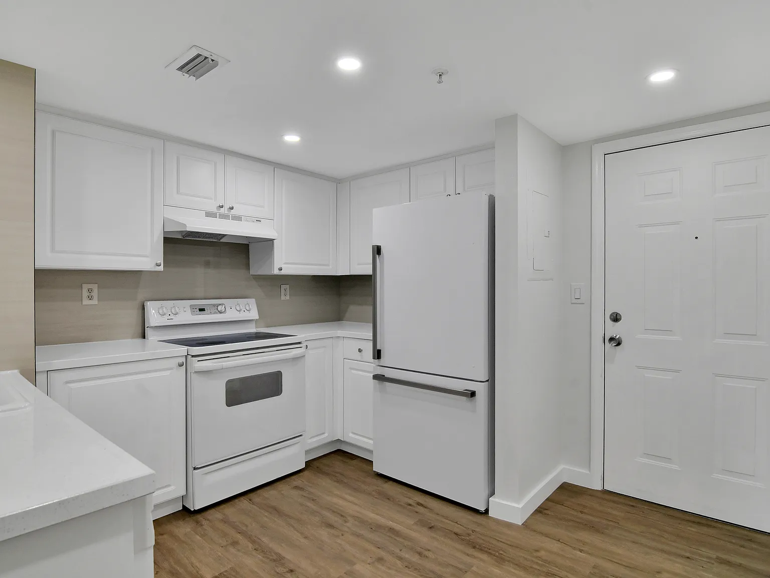 1 bed, 1.5 bath, 560 sqft, $2,750 — Photo 3