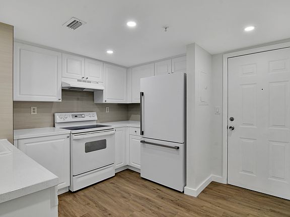 4th image of 1918 Brickell Ave APT 505
