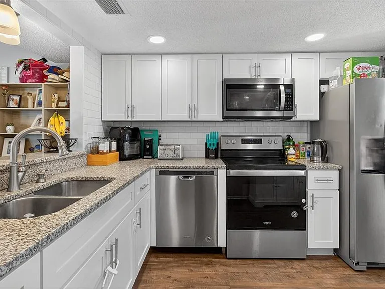 1146 King Arthur Ct #110 — Photo 23