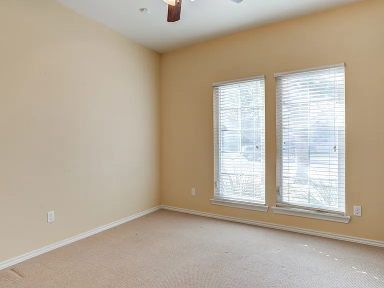 4802 Amherst St — Photo 25