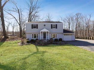 8 Allen Rd, Brookfield, CT 06804