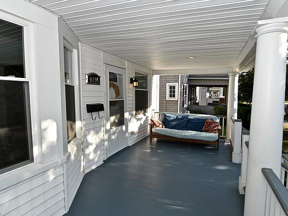 4th image of 1195 Gladys Ave