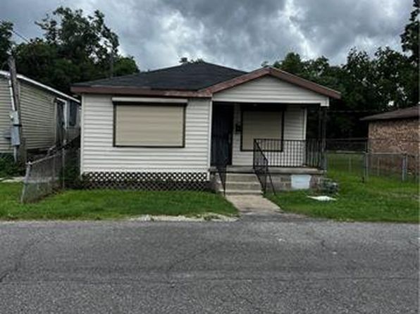 1008 Robinson Ave