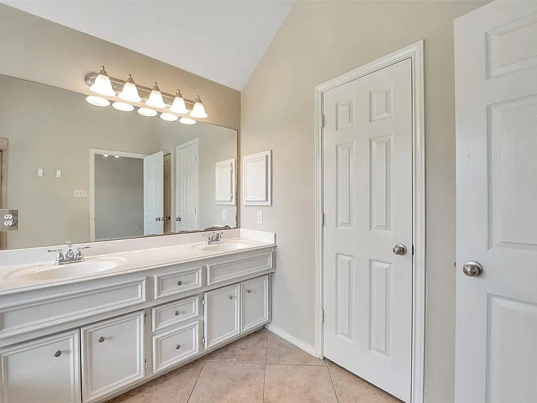 871 Falling Springs Ln — Photo 18