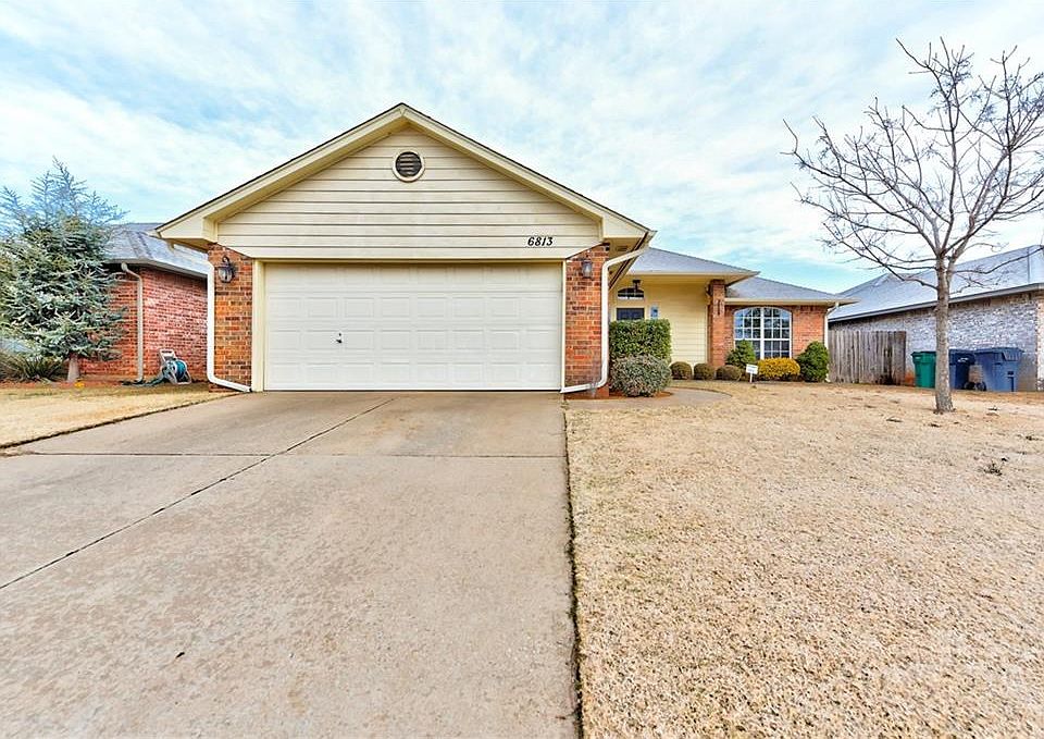 1st image of 6813 NW 135th Cir