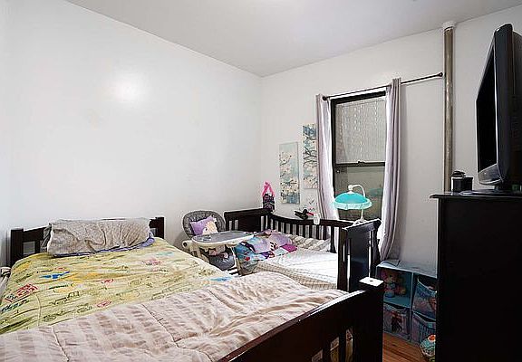 3rd image of 145 Edgecombe Ave APT D3