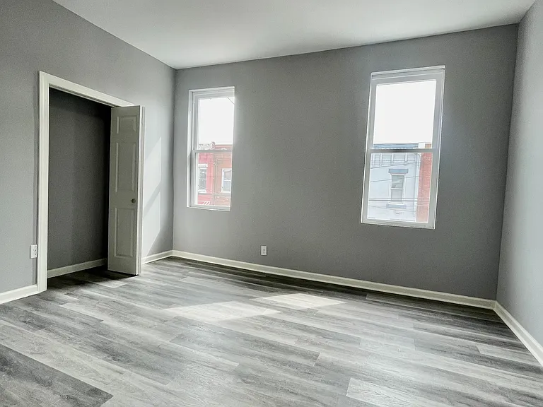 3901 Poplar St — Photo 7