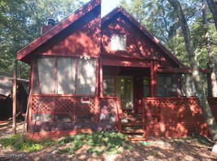 198 Whipporwill Dr, Bushkill, PA 18324