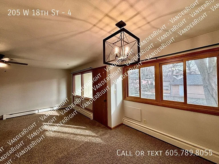 205 W 18th St — Photo 32