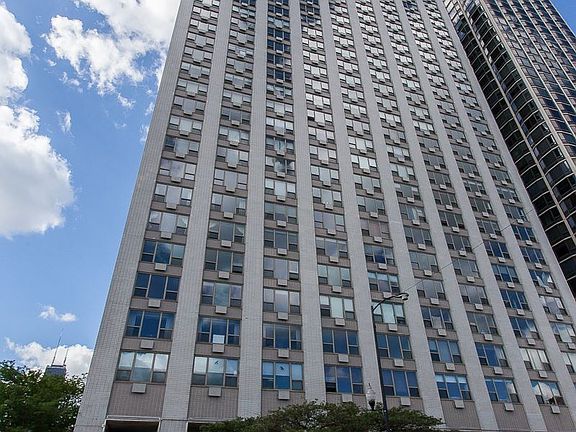 2016_8_15_1550_N_Lake_Shore_Unit_17A_1