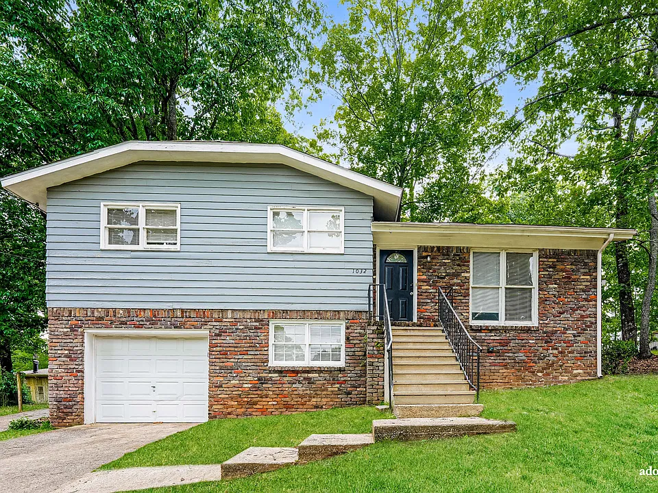 1032 Medina Dr