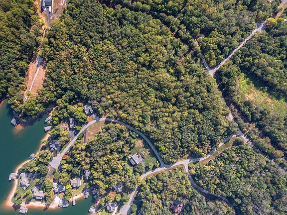 3rd image of 22 Virginia Key Dr