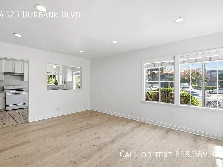 14323 Burbank Blvd — Photo 2