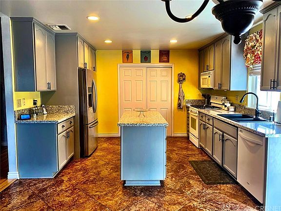 3rd image of 2834 S Cypress Point Dr