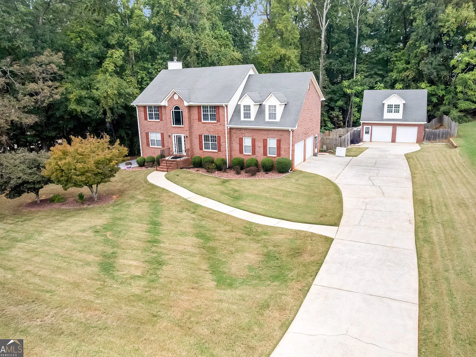 4 bed, 2.5 bath, 2890 sqft, $2,600 — Photo 3